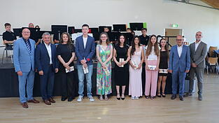 Die Besten der Besten: Ehrung für Schüler mit Schnitten von 1,0 bis 1,2.
