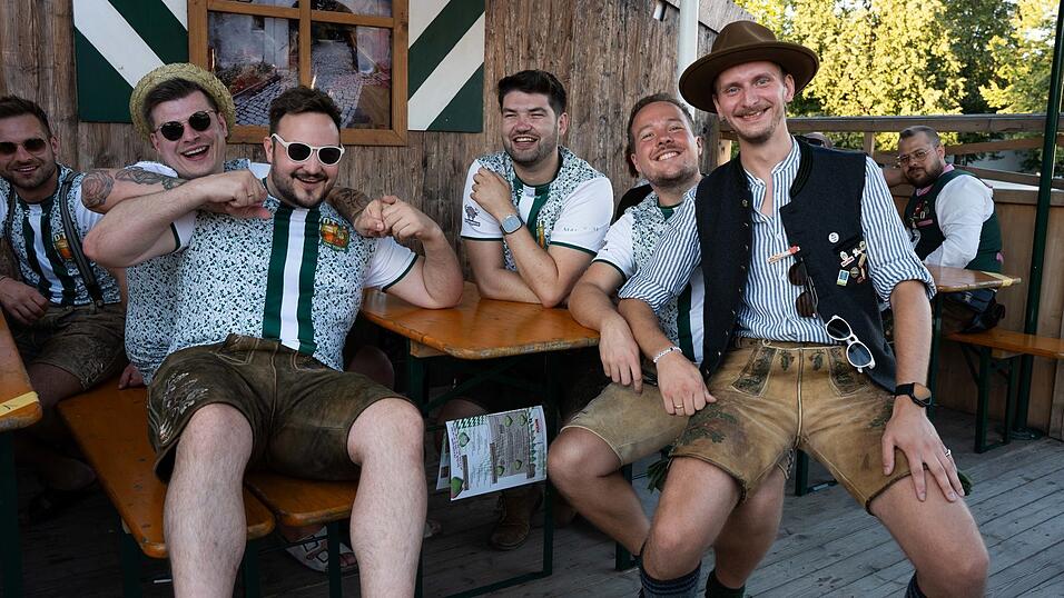 Die Partybilder vom Mittwoch, 12. August, aus dem Festzelt Weckmann. Die Partybilder vom Mittwoch, 12. August, aus dem Festzelt Weckmann.
