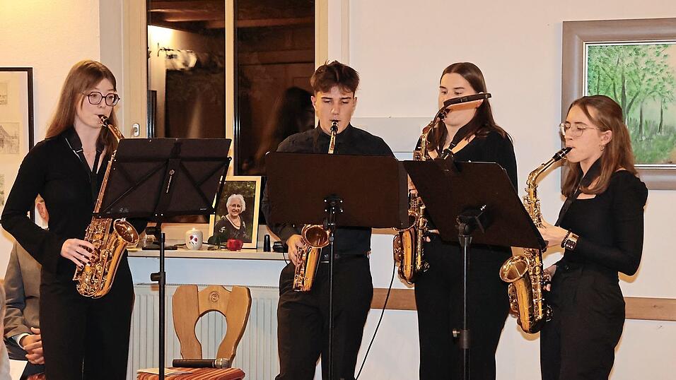 Die „Saxophon-Brüder*innen“ wurden durch männlichen Zuwachs zum Quartett. Die „Saxophon-Brüder*innen“ wurden durch männlichen Zuwachs zum Quartett.