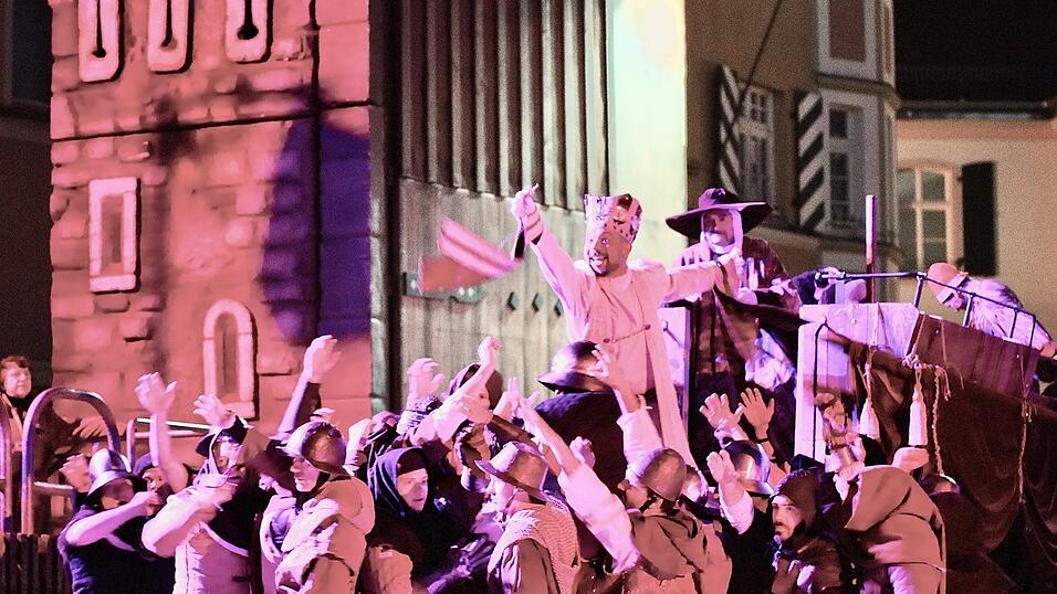 Eindr&uuml;cke von der Gruppe 'blau', die am Freitagabend die Drachenstich-Premiere gespielt hat.