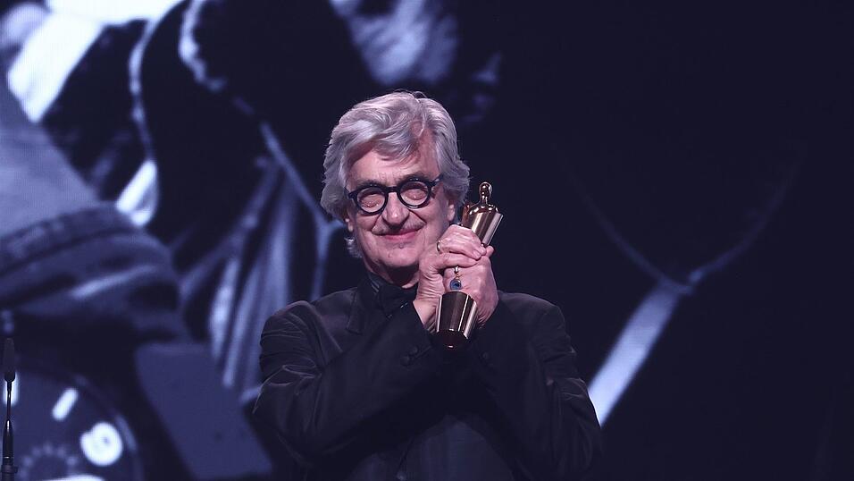 Wim Wenders wurde mit dem Ehrenpreis ausgezeichnet. Wim Wenders wurde mit dem Ehrenpreis ausgezeichnet.