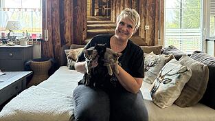 Melanie Baumgartner mit ihren drei Fundbabys. Melanie Baumgartner mit ihren drei Fundbabys.