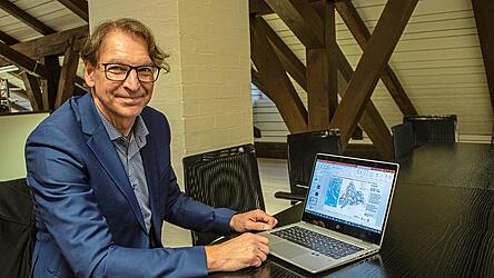 Klaus Schedlbauer hat an der Brücke vom Kupfer- ins Glasfaserzeitalter mitgebaut, die den Landkreis aus der Randlage des Internets holt. Klaus Schedlbauer hat an der Brücke vom Kupfer- ins Glasfaserzeitalter mitgebaut, die den Landkreis aus der Randlage des Internets holt.