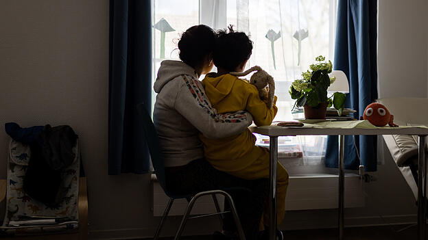 Am 28. Februar 2025, genau vor einem Jahr, ist auf Bundesebene das Gewalthilfegesetz in Kraft getreten. Herzst&uuml;ck ist der Rechtsanspruch auf Schutz und Beratung in Frauenh&auml;usern und anderen Hilfeeinrichtungen.