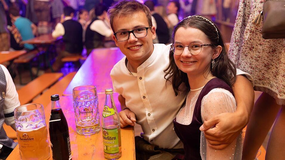 Die Partybilder vom Samstag, 8. August, aus dem Festzelt Greindl. Die Partybilder vom Samstag, 8. August, aus dem Festzelt Greindl.