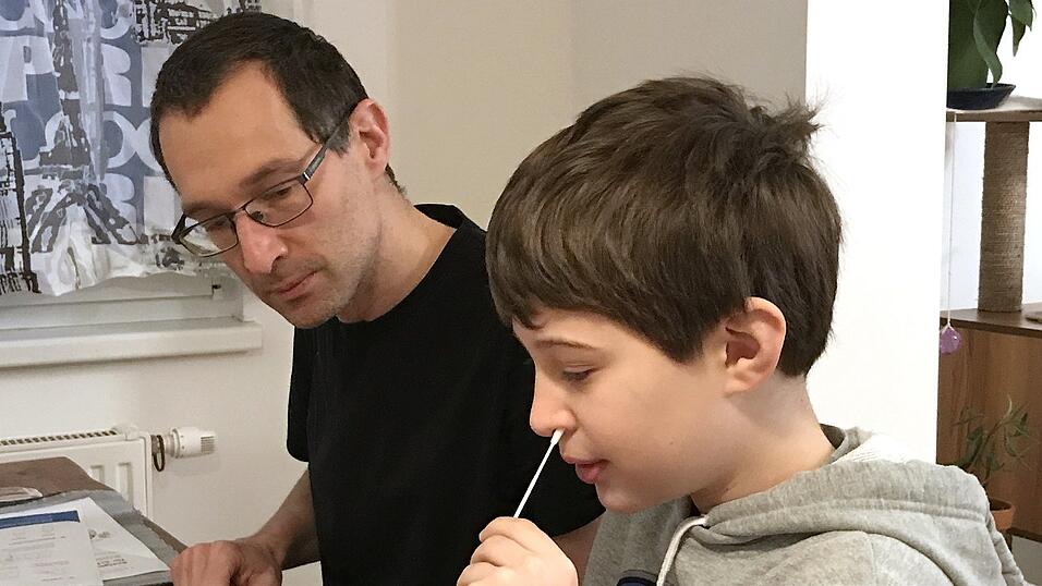 Ein Schulbesuch ist ab kommender Woche nur mit negativem Coronatest möglich. Ein Schulbesuch ist ab kommender Woche nur mit negativem Coronatest möglich.