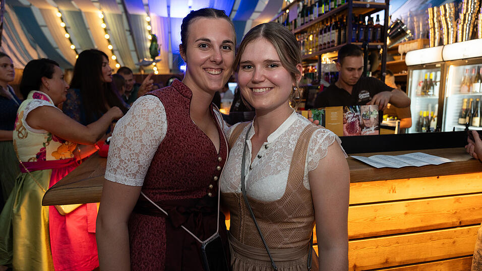 Die Partybilder vom Donnerstag, 17. August 2023, aus dem Festzelt Wenisch. Die Partybilder vom Donnerstag, 17. August 2023, aus dem Festzelt Wenisch.