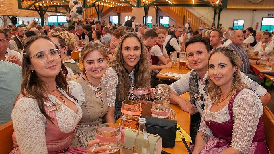 Die Partybilder von Dienstag, 16. August 2022, aus dem Festzelt Nothaft.
