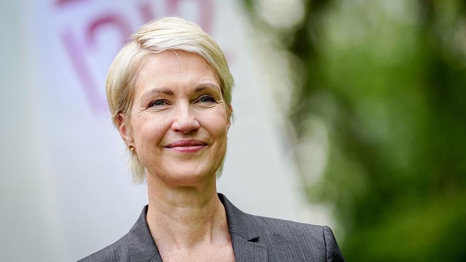 Schwesig spricht sich für Köln-Rhein-Ruhr aus. Schwesig spricht sich für Köln-Rhein-Ruhr aus.