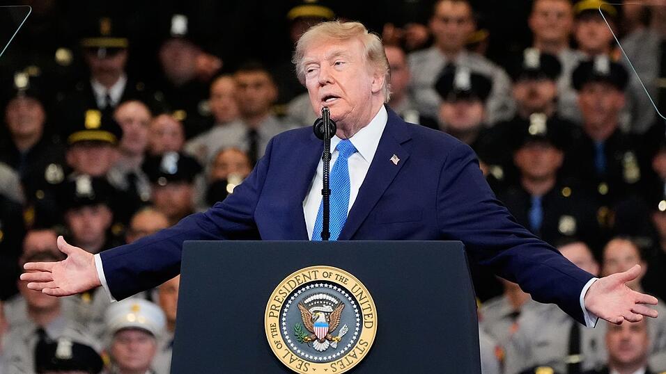 Trump will Straße von Hormus zu US-Gebiet machen. Trump will Straße von Hormus zu US-Gebiet machen.