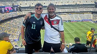 Noah Winter (links) war mit seinem Vater bei der WM in Nordamerika unterwegs und hat das Ausscheiden der DFB-Elf hautnah miterlebt. Noah Winter (links) war mit seinem Vater bei der WM in Nordamerika unterwegs und hat das Ausscheiden der DFB-Elf hautnah miterlebt.