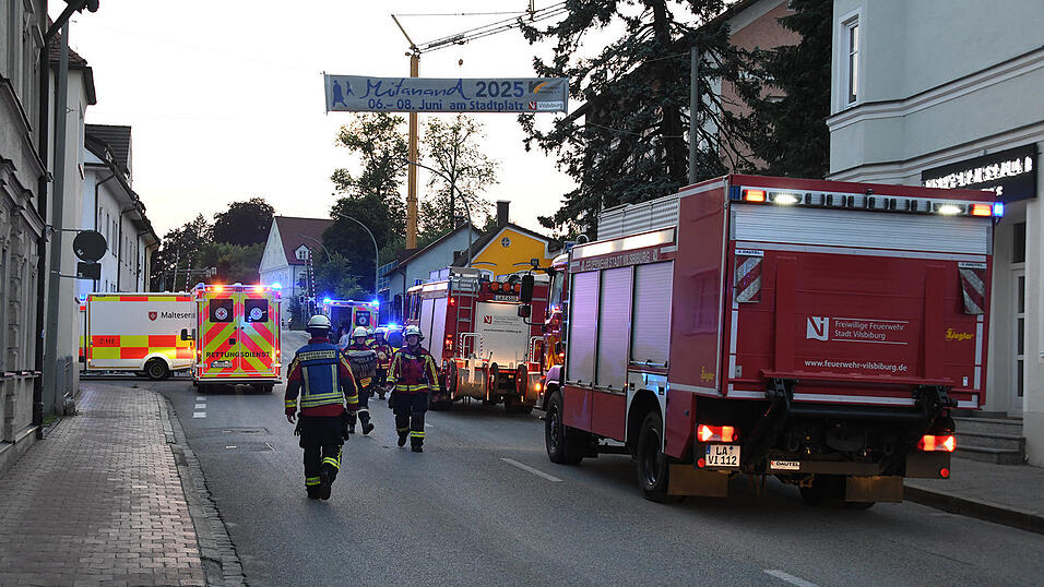 In Vilsbiburg stießen ein Motorrad und ein Traktor zusammen. In Vilsbiburg stießen ein Motorrad und ein Traktor zusammen.