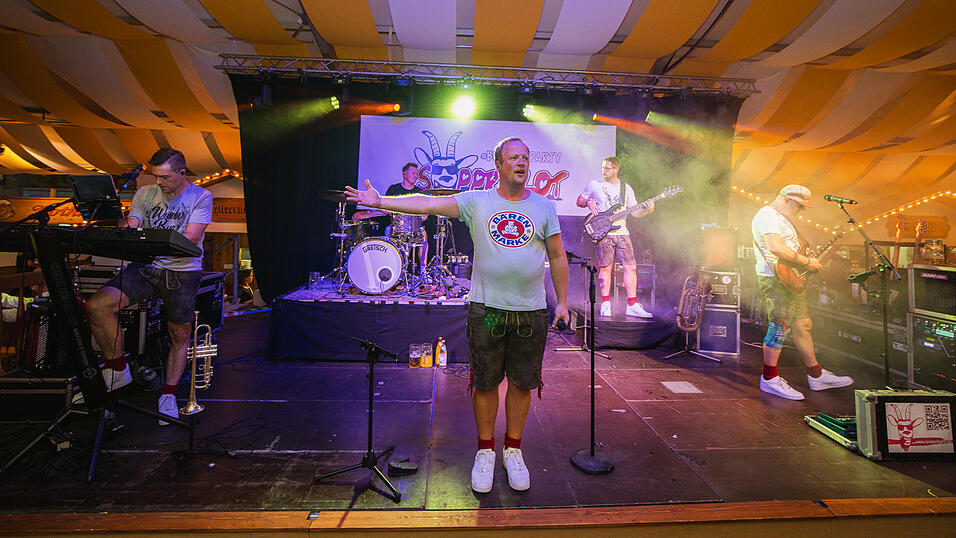 Die Partybilder vom Donnerstag, 15. August, aus dem Festzelt Nothaft. Die Partybilder vom Donnerstag, 15. August, aus dem Festzelt Nothaft.