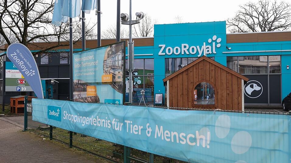 Bisher gibt es nur vier stationäre Geschäfte von ZooRoyal, zwei davon in Hamburg. Bisher gibt es nur vier stationäre Geschäfte von ZooRoyal, zwei davon in Hamburg.