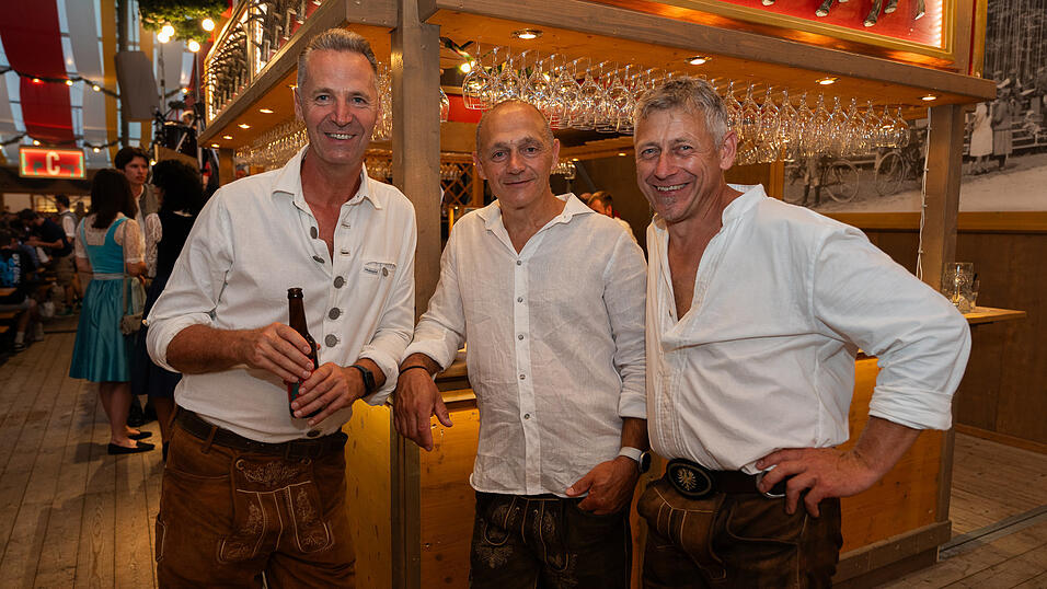 Die Partybilder vom Samstag, 19. August 2023, aus dem Festzelt Krönner. Die Partybilder vom Samstag, 19. August 2023, aus dem Festzelt Krönner.