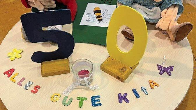 Jede Gruppe fertigte eine andere Dekorationsidee zum Jubil&auml;um.