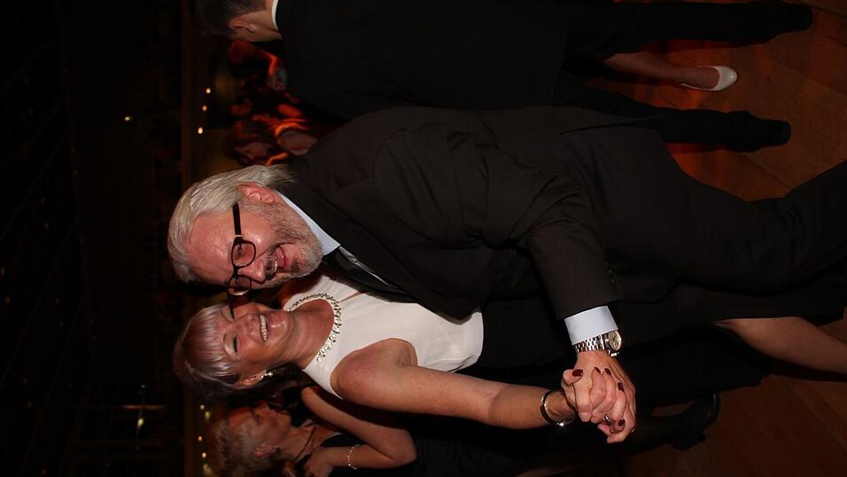 Die Bilder vom Abschlussball der Tanzschule Seidel in der Fraunhofer-Halle am 28. November. Die Bilder vom Abschlussball der Tanzschule Seidel in der Fraunhofer-Halle am 28. November.