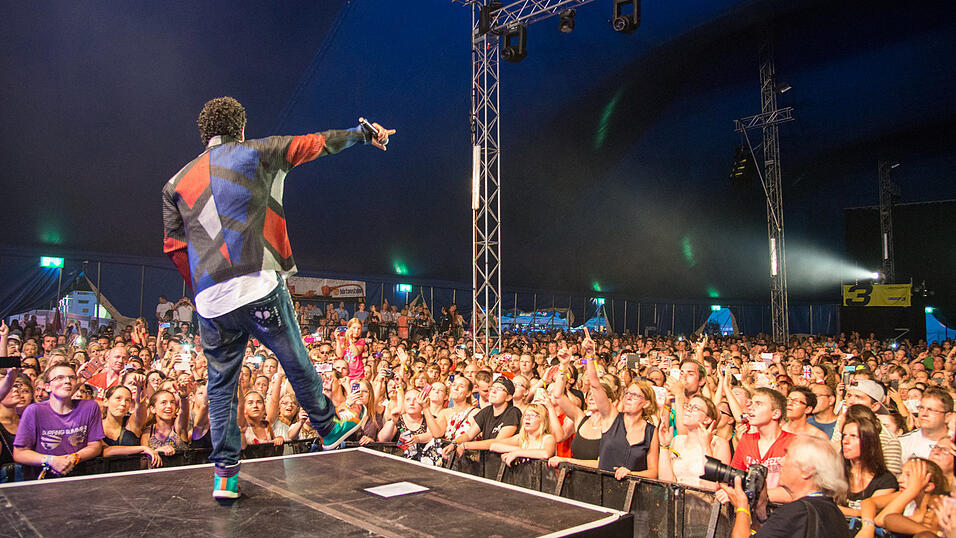 Der letzte Gig des Abends am Samstag: Adel Tawil. Foto: Ulli Scharrer