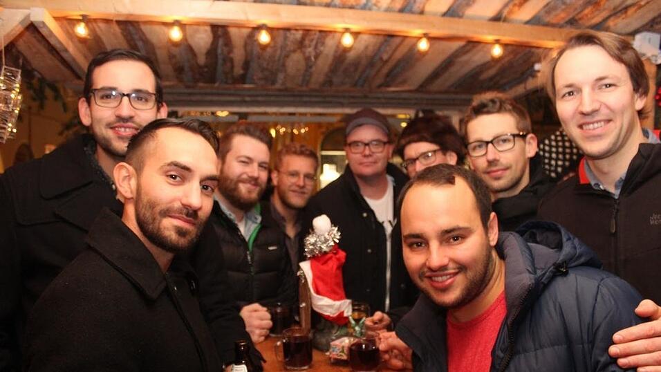 In Landshut lockten am Wochenende der Kunsthandwerkermarkt und die H&uuml;ttengaudi zahlreiche Besucher an.