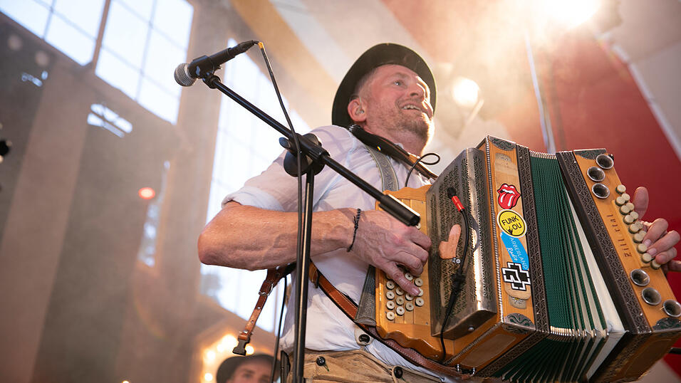 Die Partybilder vom Donnerstag, 14. August, aus dem Festzelt Krönner. Die Partybilder vom Donnerstag, 14. August, aus dem Festzelt Krönner.