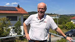 Ganz entspannt: Franz Wittmann auf seiner Terrasse. Am 31. Juli ist sein letzter Arbeitstag als Vorstandsvorsitzender der Sparkasse im Landkreis Cham. Ganz entspannt: Franz Wittmann auf seiner Terrasse. Am 31. Juli ist sein letzter Arbeitstag als Vorstandsvorsitzender der Sparkasse im Landkreis Cham.