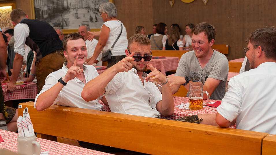 Die Partybilder vom Montag, 12. August 2024, aus dem Festzelt Kr&ouml;nner.