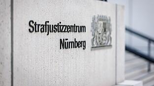 Eine ehemalige Polizeiangestellte soll sich aus der Asservatenkammer bedient haben. (Symbolbild) Eine ehemalige Polizeiangestellte soll sich aus der Asservatenkammer bedient haben. (Symbolbild)
