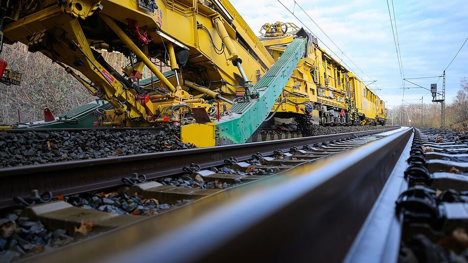 Auch im kommenden Jahr wird auf dem deutschen Schienennetz umfassend gebaut. (Archivbild)