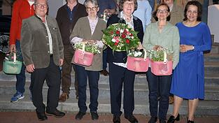 Die langj&auml;hrige Vorstandschaft mit Martina Hammerl (r.) und Peter Fischer (l.) vom Kreisverband.