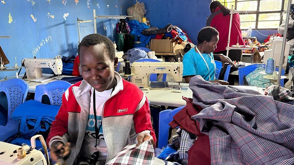 Die Selbsthilfeorganisation Shofco bietet Slumbewohnerinnen Ausbildungskurse als Näherin und Business-Training, um ihnen den Schritt in die Selbstständigkeit zu erleichtern. (Archivbild) Die Selbsthilfeorganisation Shofco bietet Slumbewohnerinnen Ausbildungskurse als Näherin und Business-Training, um ihnen den Schritt in die Selbstständigkeit zu erleichtern. (Archivbild)