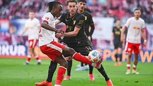 Yan Diomande (l) traf zum Ausgleich.