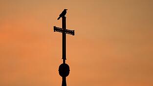 Die evangelische Kirche in Bayern überprüft ihre Medienarbeit. (Symbolbild) Die evangelische Kirche in Bayern überprüft ihre Medienarbeit. (Symbolbild)