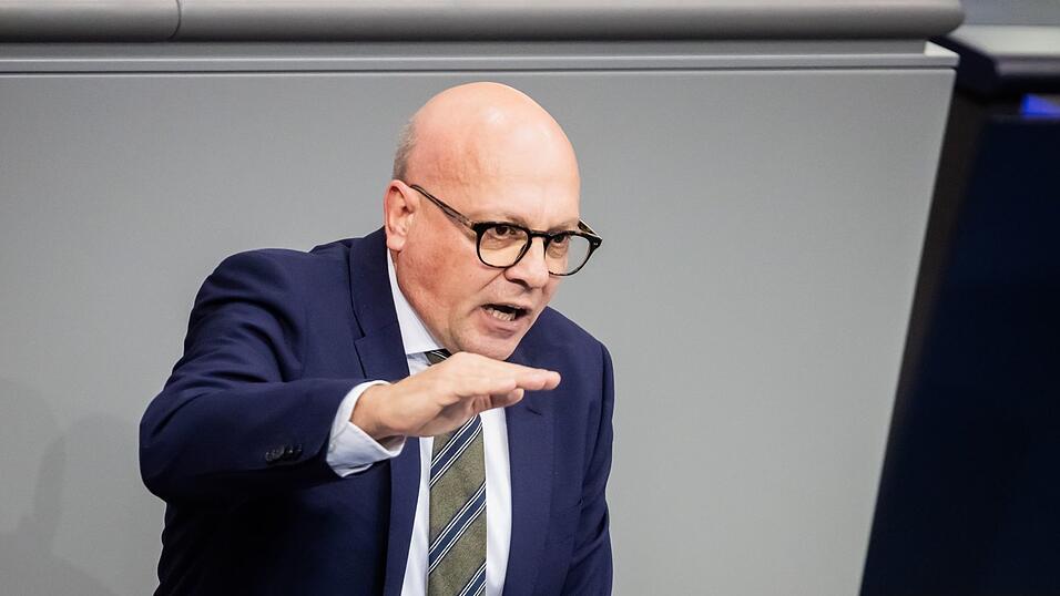 Der innenpolitische Sprecher der Unionsfraktion, Alexander Throm (CDU), sagt: «Wenn wir Gespräche über die Ausreise von Afghanen führen können, warum dann nicht auch über deren Heimkehr?» (Archivbild)