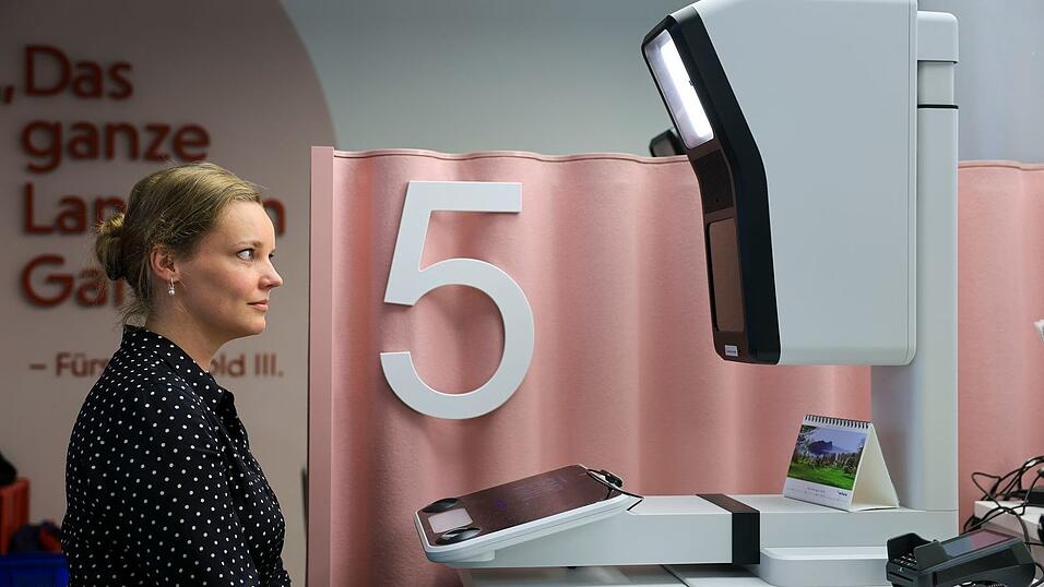 So sehen die neuen Foto-Terminals der Bundesdruckerei aus. (Archivbild)