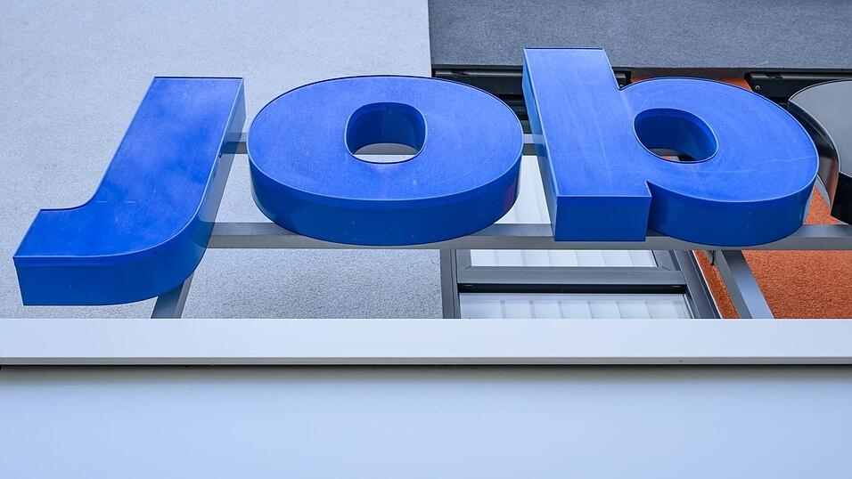 Gut jede und jeder siebte junge Erwerbstätige ist für die ausgeübte Tätigkeit überqualifiziert. (Symbolbild) Gut jede und jeder siebte junge Erwerbstätige ist für die ausgeübte Tätigkeit überqualifiziert. (Symbolbild)