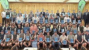 Die Junghandwerker bekamen ihren Gesellenbrief im Rahmen einer Feierstunde &uuml;berreicht.