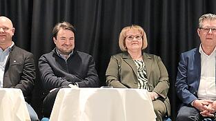 Vom Format begeistert: Roland Unholzer, Klaus Penzkofer, Monika Beham und Hans Schmalhofer.