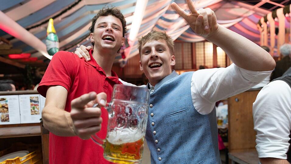Die Partybilder vom Freitag, 7. August, aus dem Festzelt Wenisch. Die Partybilder vom Freitag, 7. August, aus dem Festzelt Wenisch.