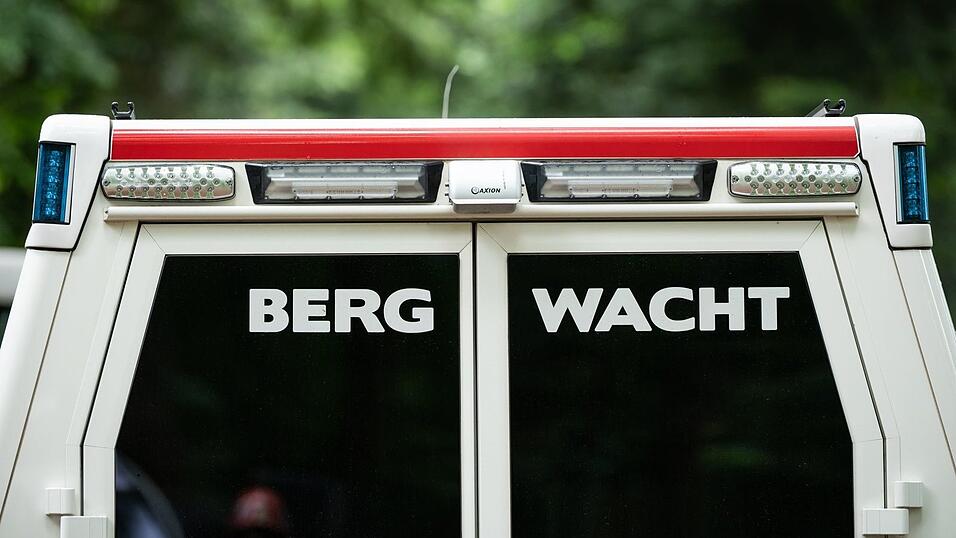 Einsatzkr&auml;fte der Bergwacht retten eine Familie von einem Berg bei Pfronten. (Symbolbild)