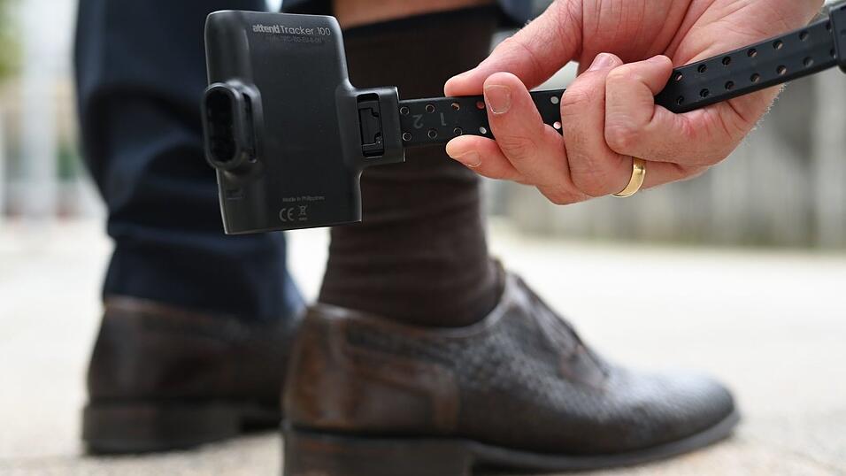 Fu&szlig;fesseln werden in Spanien seit &uuml;ber 15 Jahren auch zum Frauenschutz eingesetzt. (Symbolbild)