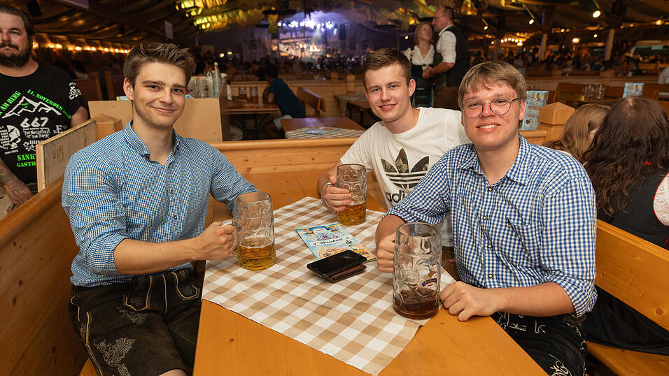 Die Partybilder vom Montag, 21. August 2023, aus dem Festzelt Reisinger. Die Partybilder vom Montag, 21. August 2023, aus dem Festzelt Reisinger.