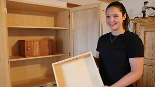 Ein Schub, der zugleich als Tablett fungiert: Heidi Kulzer legt nicht nur Wert auf die Optik. Es muss auch praktisch sein.