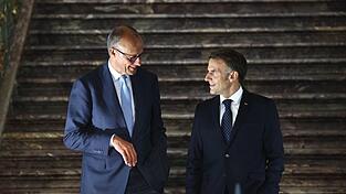Haben eine deutsch-französische Einigung gefunden: Merz (l) und Macron. (Archivbild) Haben eine deutsch-französische Einigung gefunden: Merz (l) und Macron. (Archivbild)