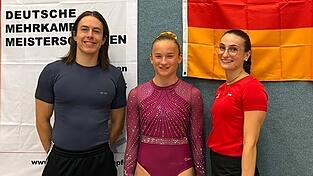 Georg Malerwein (l.) und Mara Stangl (Mitte) traten bei der „Deutschen“ an, Karina Schuder (r.) musste verletzungsbedingt auf eine Teilnahme verzichten, unterstütze aber ihre Vereinskollegen. Georg Malerwein (l.) und Mara Stangl (Mitte) traten bei der „Deutschen“ an, Karina Schuder (r.) musste verletzungsbedingt auf eine Teilnahme verzichten, unterstütze aber ihre Vereinskollegen.