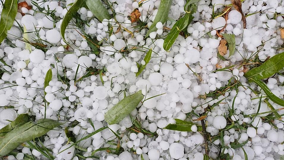 Hagel am Mittwochnachmittag bei Regensburg.