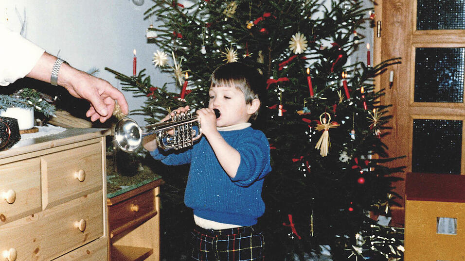 Schon als Kind mit Trompete unterm Christbaum: Dominik Gl&ouml;bl.