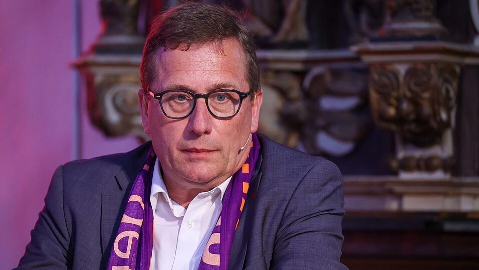 Nach Auffassung des Kirchenrechtlers Thomas Sch&uuml;ller wird die katholische Kirche in Deutschland bald nur noch eine Minderheitenkirche sein (Archivbild).