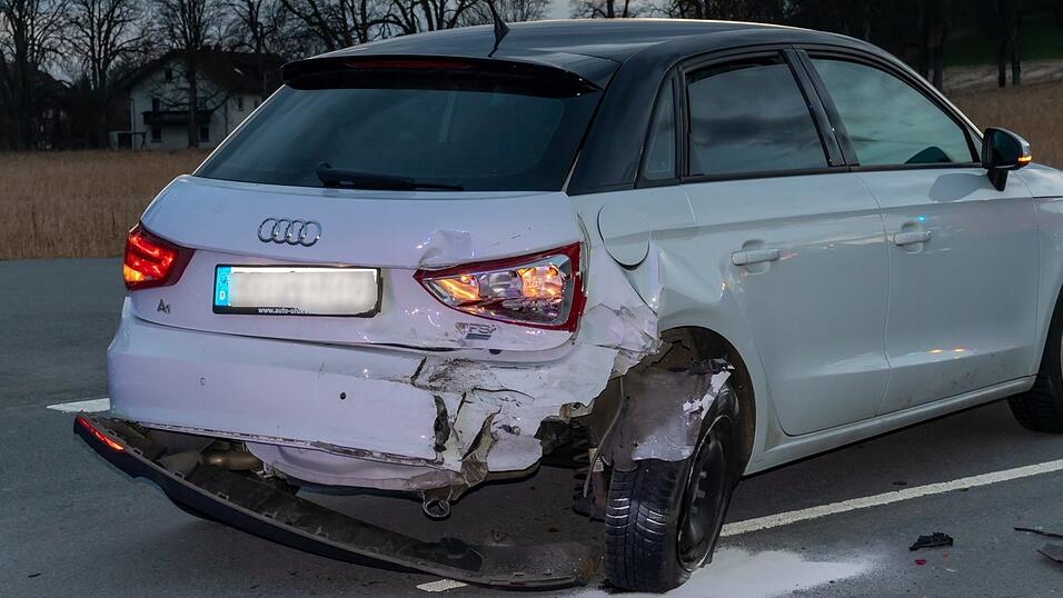 Die beiden Autofahrer wurden glücklicherweise nur leicht verletzt.