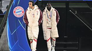 Jamal Musiala (links) und Alphonso Davies fehlen dem FC Bayern derzeit verletzt. (Archivfoto)