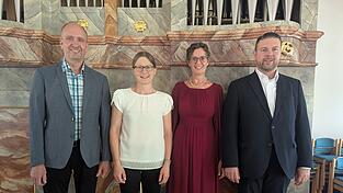 Sie verzauberten ihre Zuh&ouml;rer mit Orgelkl&auml;ngen, Gesang und besinnlichen Texten: Johann Prei&szlig; (v.l.), Anette Kufner, Ulrike Altmann und Christian Fischl.